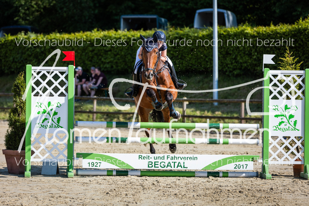 Donop24-ASpr-069 | MomenTaufnahmen Pferdesportfotos