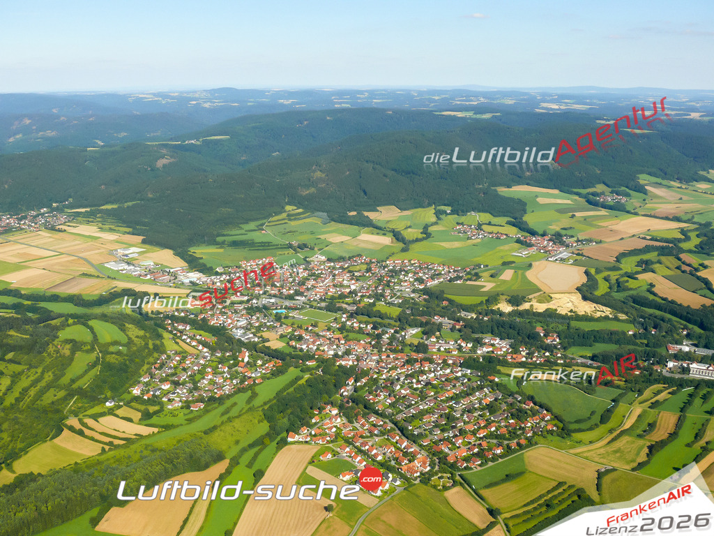 Die Luftaufnahme Unterrodach - Marktrodach wurde vom UL-Flugzeug (keine Drohne) aus fotografiert.Hohe Druck- Auflösung-die Geschenkidee!