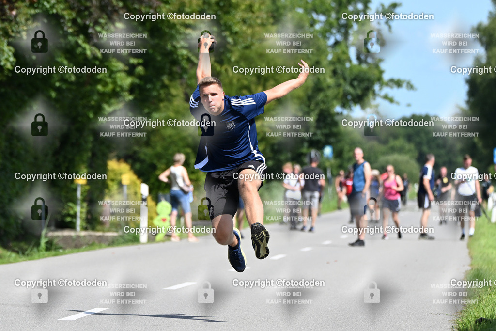 DSC_0935 | Jonas Eden (im Bild) warf mit Sören Saathoff (beide Theener)