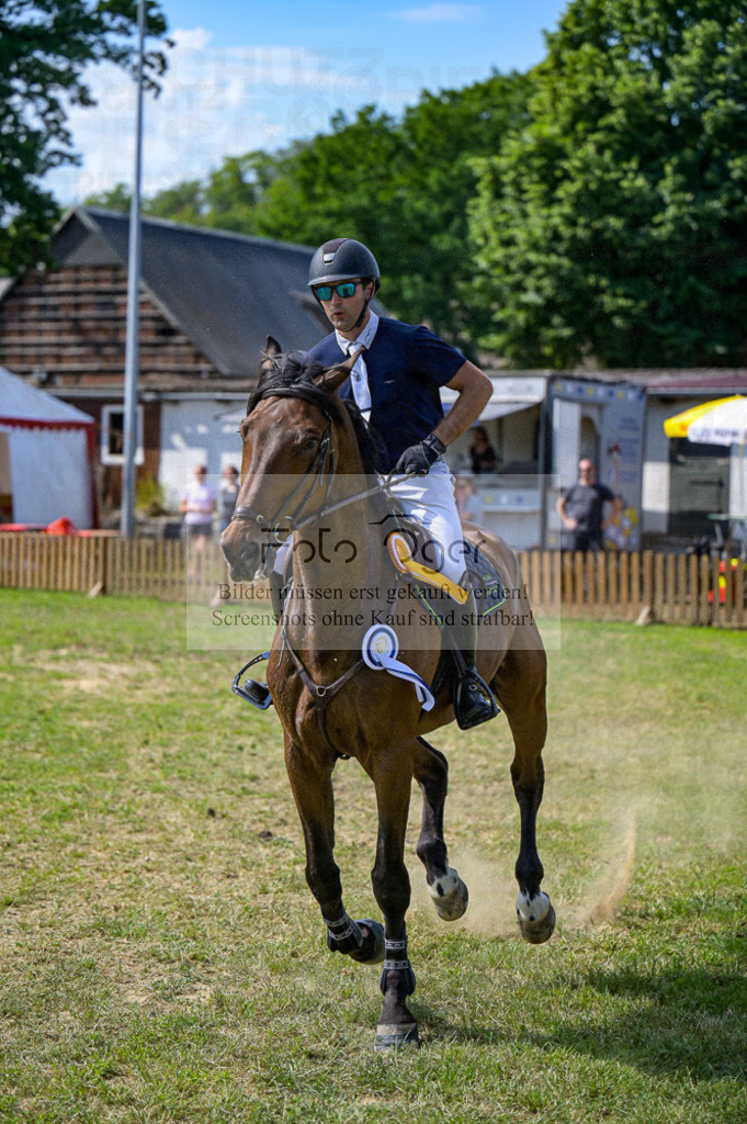 Reitturnier Voxtrup | Entdecke hochwertige Reitturnierfotos von Foto Oger. Professionell, emotional und authentisch – jetzt Lieblingsmomente im Shop bestellen.Deutschlandweite Turnierfotografie. - Realized with Pictrs.com