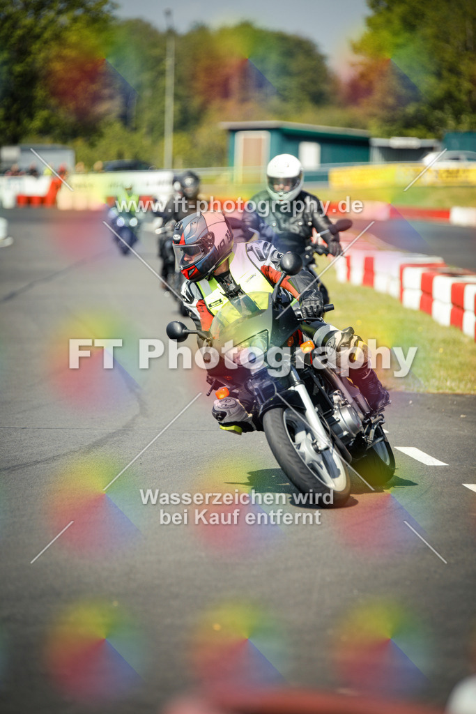 OBK_Mai_Martina_Markus-10544 | Hier findet Ihr Bilder von Touristenfahrten auf der Nürburgring Nordschleife oder von anderen Veranstaltungen die ich besucht habe. Viel Spass beim Durch Schauen 