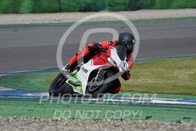 2023_05_01_PBK_31124 | Sportfotografie; SlowMotion; Video; Rennstrecke; Hafeneger; Speer; Racing; RSE; BMW; CBO; Trackday; Motorsportarena; Hockenheimring; Brno; Most; Barcelona; Valencia