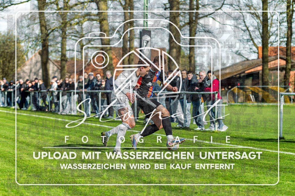 FGFS-LEN-1000 | Peter Paech (Schiedsrichterassistent) und Max Peters (Fulde-Stellichte #07) beim Herren Kreisliga HK Spiel zwischen FG Fulde-Stellichte und Eintracht Leinetal im Fulder Zentralstadion, Fulde (Simon Paul Stopat) - Realisiert mit Pictrs.com