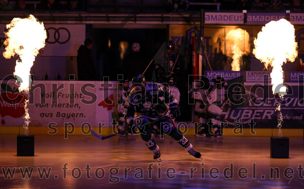 2026-02-15_006_TSV_Erding_gegen_EC_Peiting | Erding, Deutschland, 15.02.2026:Eishockey, Oberliga Süd 2025 / 2026, 47. Spieltag, TSV Erding gegen EC Peiting, Endergebnis: 4:5Marc Schmidpeter (Erding Gladiators, #33)Foto: Christian Riedel / fotografie-riedel.net