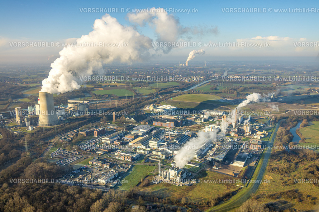 Luenen260100126 | Luftbild, Trianel Kohlekraftwerk Lünen, Gewerbegebiet In den Telgen, Remondis Werksgelände, Kühlturm Lünen Stummhafen mit Dampfwolke, am Datteln-Hamm-Kanal, Lippholthausen, Lünen, Ruhrgebiet, Nordrhein-Westfalen, Deutschland