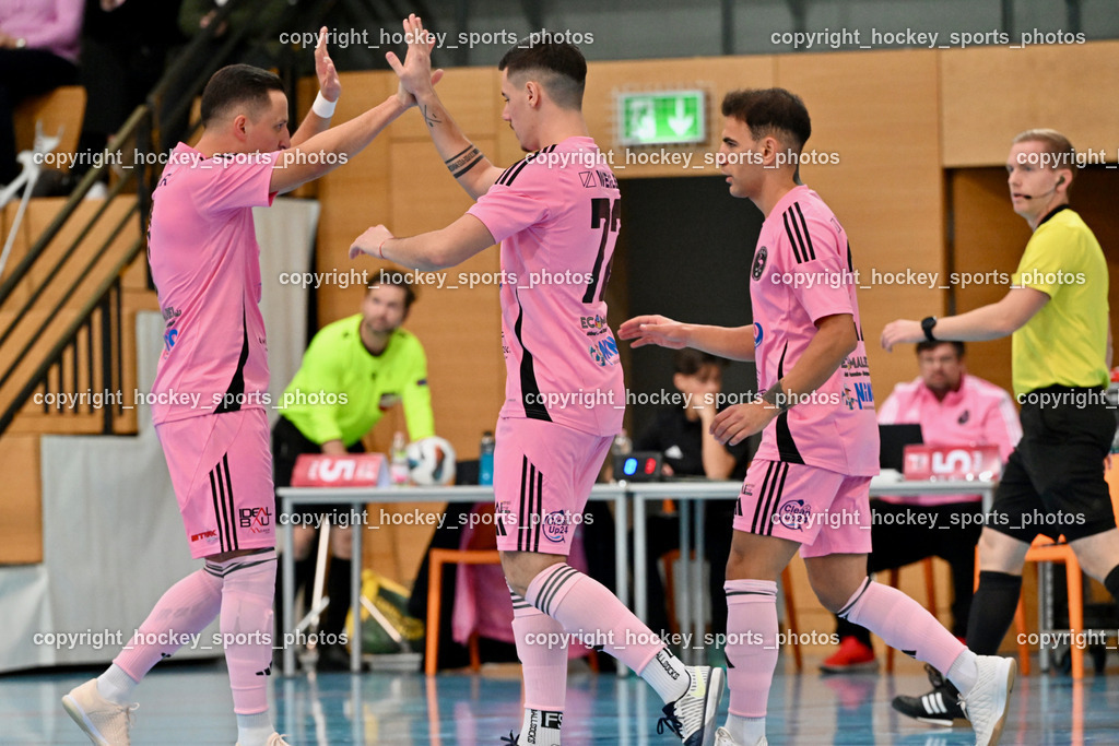 Carinthia Flamengo Futsal Club vs. LPSV-K | Jubel Carinthia Flamengo Mannschaft, #7 Enes Brdjanovic Carinthia Flamengo, #72 Armin Kahvedzic Carinthia Flamengo, #21 Robert Dimitrov Carinthia Flamengo, Carinthia Flamengo Futsal Club vs. LPSV-K, Carinthia Flamengo Futsal Club vs. LPSV-K am 03.11.2024 in Klagenfurt (Ballspielhalle Viktring), Austria, (Photo by Bernd Stefan)