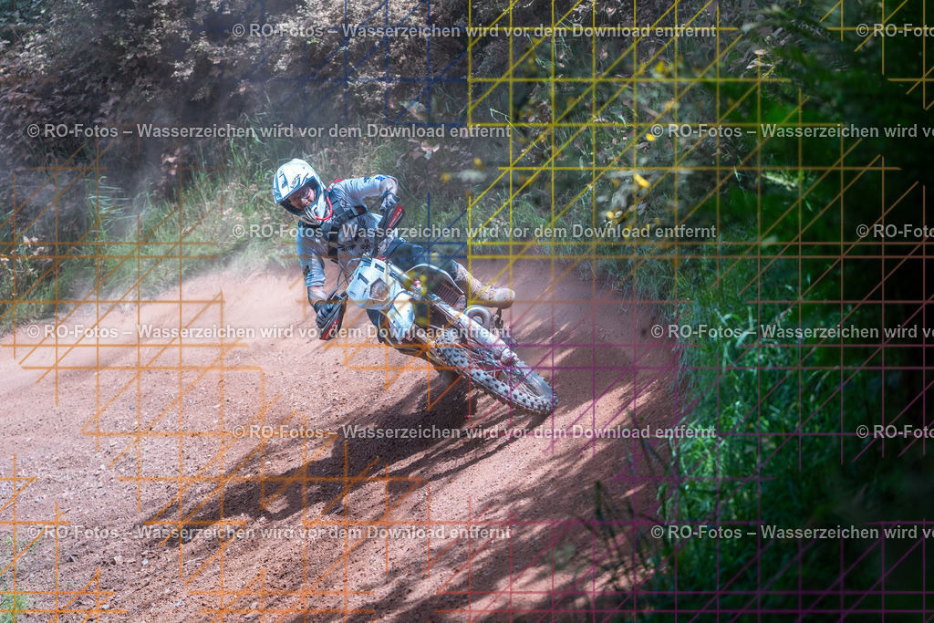 Wolfshausen 5 Lauf -353 | Sportfotografie von RO-Fotos: Motorsport, Motocross, Enduro, Laufveranstaltungen und Triathlon. Professionelle Fotos von Sportlern und Events. - Realisiert mit Pictrs.com
