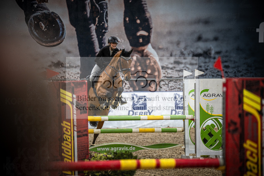 DOS_1613 | Entdecke hochwertige Reitturnierfotos von Foto Oger. Professionell, emotional und authentisch – jetzt Lieblingsmomente im Shop bestellen.Deutschlandweite Turnierfotografie. - Realisiert mit Pictrs.com