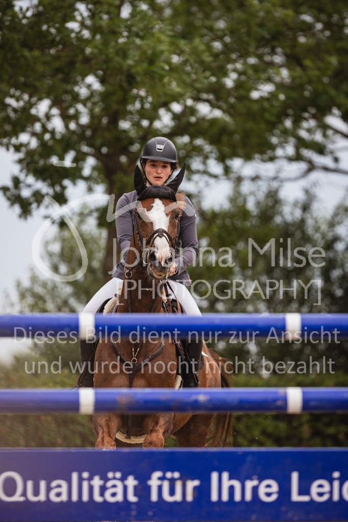 240614_Lemwerder_S1-Springen-543 | Deine schönsten Turniermomente als professionelle Fotos! Entdecke hochwertige Pferdesport-Fotografie im Online-Shop. Jetzt Fotos finden & bestellen!