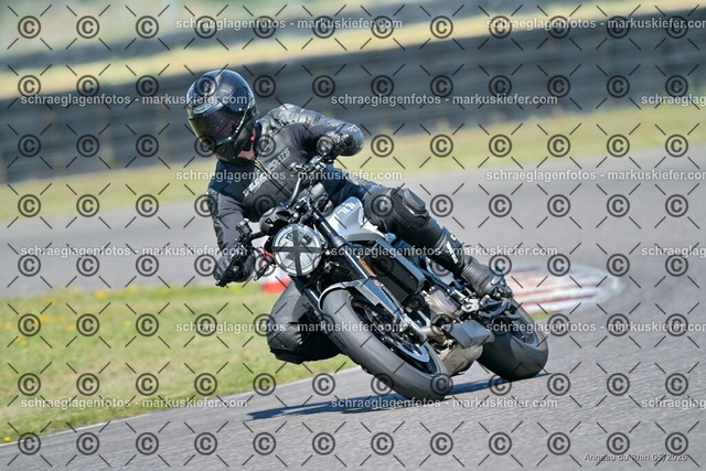 26BT01-1923 | 701 - Realisiert mit Pictrs.com