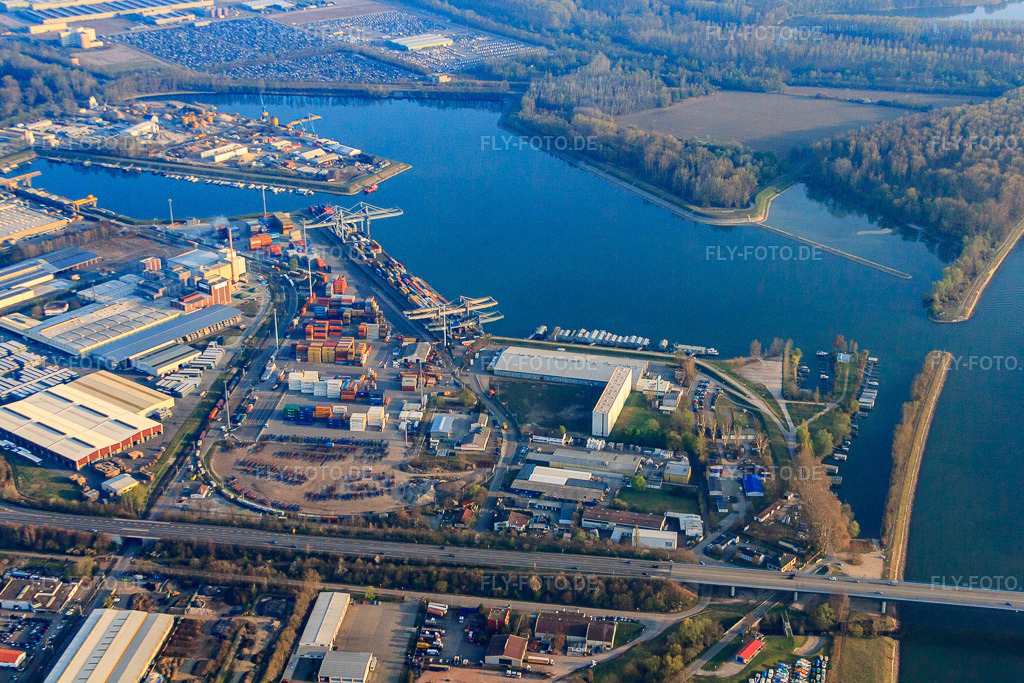 Luftbild: Hafen Germersheim in Germersheim im Bundesland Rheinland-Pfalz in Deutschland. Foto: IMG_49203.jpg vom 28.03.2012 durch Werner Riehm/FLY-FOTO.de