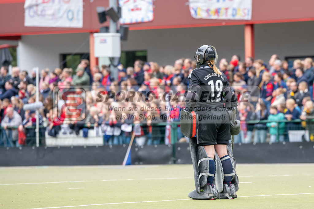 SFE_20231022_0060 | Deutsche Meisterschaft Weibliche U16 Finale Uhlenhorst Mülheim - Düsseldorfer HC am 22.10.2023 in Köln (Düsseldorfer Hockeyclub 1905 e.V.), Photo: Stephan Fehrmann 2023 (Sports-Gallery)