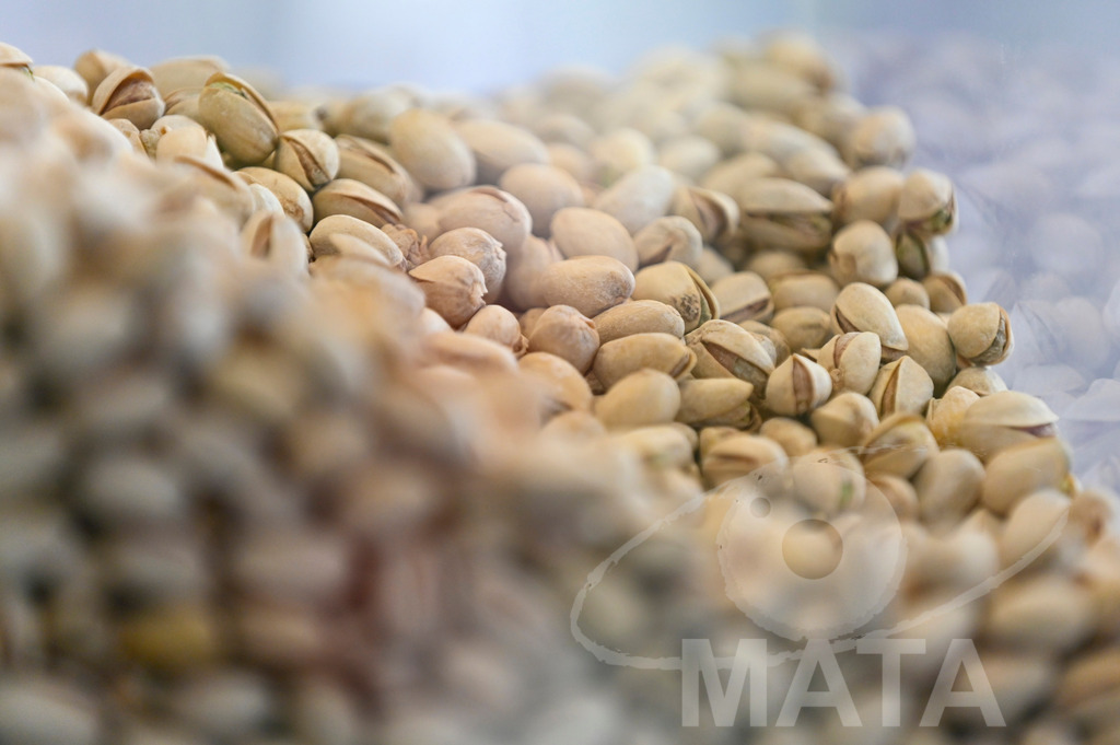 _DWI3601 | Das Herz der internationalen Bio-Branche schlug vom 26.–29.07.2022 für vier Tage in Nürnberg. Die BIOFACH, Weltleitmesse für Bio-Lebensmittel, und die VIVANESS, Internationale Fachmesse für Naturkosmetik, meldet sich mit der einmaligen „Summer Edition“ zurück. Groß war die Wiedersehensfreude der über 24.000 Fachbesucher aus 137 Ländern. Im Fokus: Der persönliche Austausch, Networking und vertiefte Gespräche zu den Themen der Zeit. Aber auch: Neuheiten und Trends entdecken und eintauchen mit allen Sinnen in die Produktvielfalt der 2.276 Aussteller aus 94 Ländern. Nürnberg, 29.07.2022 - Realisiert mit Pictrs.com