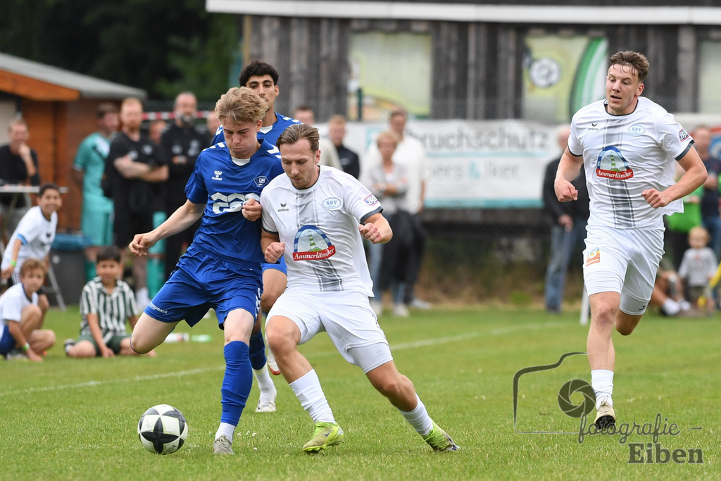Sport-Duwe Cup | Sport-Duwe Cup Oldenburg; SSV Jeddenloh (weiß)-VFB Oldenburg (blau) am 05.07.2025 in Oldenburg (Sportanlage TuS Eversten), Photo: Philip Eiben 2025 - Realisiert mit Pictrs.com