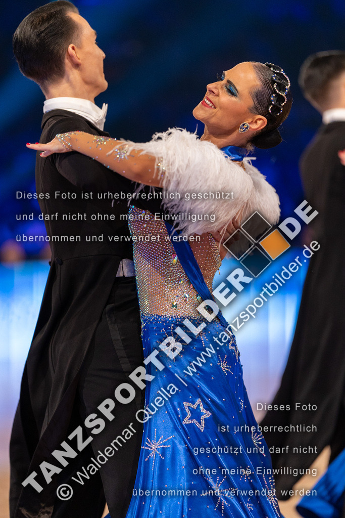 20231111-14005 | Hier finden Sie Tanz Bilder vom Latein und Standard Formationen tanzen. Sportbilder vom Tanzsport. Schöne Fotos und von Weltmeisterschaft, Europameisterschaft, Bundesliga, Regionalliga, Oberliga und Landesliga sowie von GOC Stuttgart, DanceComp, WM Bremen