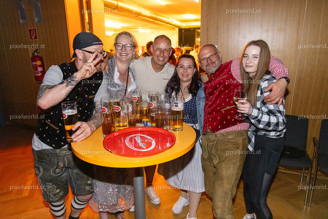 Schlager trifft Tracht | Bildershop von pixelworld.at - Realisiert mit Pictrs.com