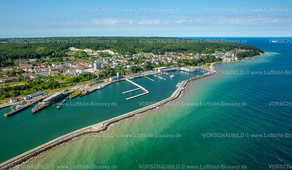 Ostsee16062360Ruegen_Sassnitz | Hafen von Sassnitz, Mole, Hotel Fürstenhof an der Seepromenade, Bäderarchitektur, Sassnitz, Rügen, , Ostseeküste,Mecklenburg-Vorpommern, Vorpommern, Mecklenburg-Vorpommern, Deutschland