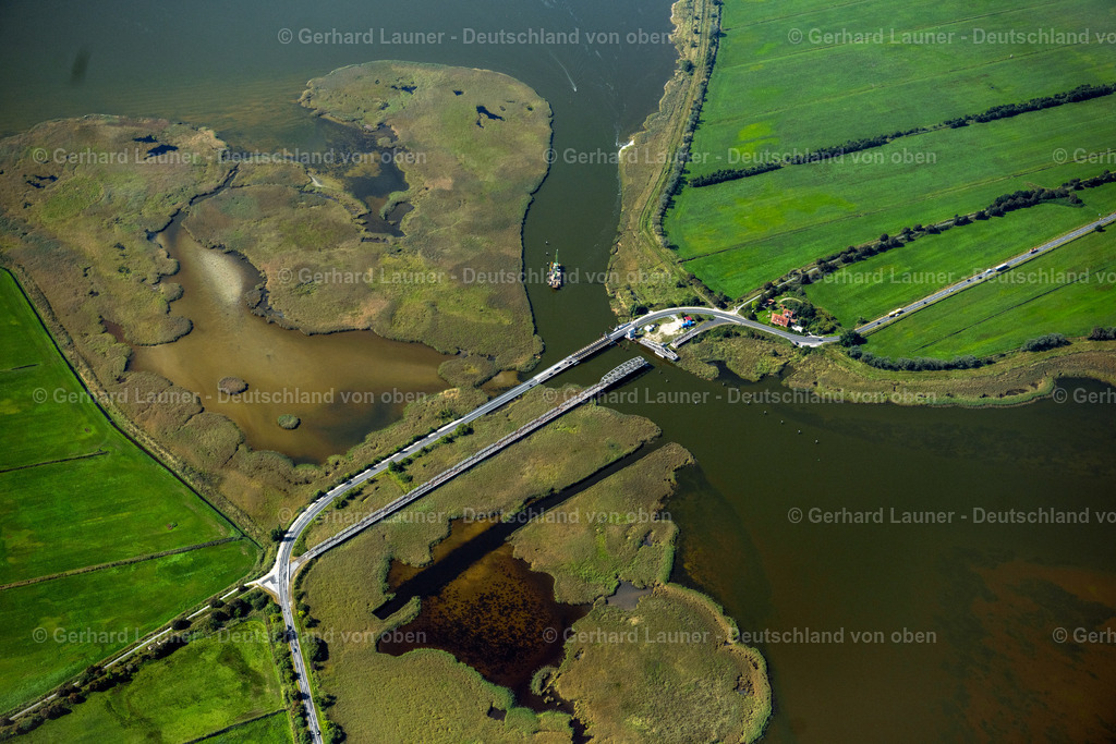 4061822 | Nationalpark Vorpommersche Bodenlandschft, ZINGST 08.09.2021 Straßen- Brückenbauwerk Meiningenbrücke in Zingst im Bundesland Mecklenburg-Vorpommern, Deutschland. // Road bridge construction Meiningenbruecke in Zingst in the state Mecklenburg - Western Pomerania, Germany. Foto: Gerhard Launer