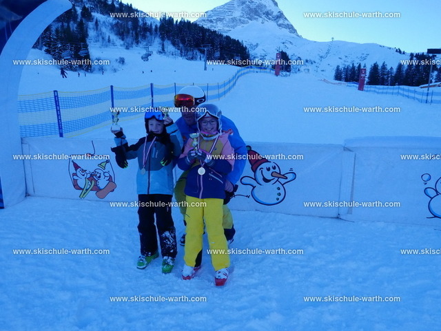 Gruppe Alex | Photos von der Skischule Warth - Realisiert mit Pictrs.com