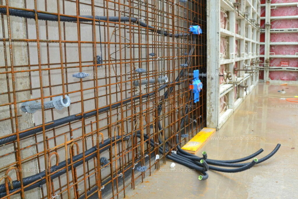 bib-lg17-elektroinstallation-0020 | Nach LV-Leistungsgruppen sortierte Detailfotos über den Bau eines Hauses. Alle Hausbau-Bilder direkt vom Urheber und Autor der Website Haus-Selber-Bauen.com