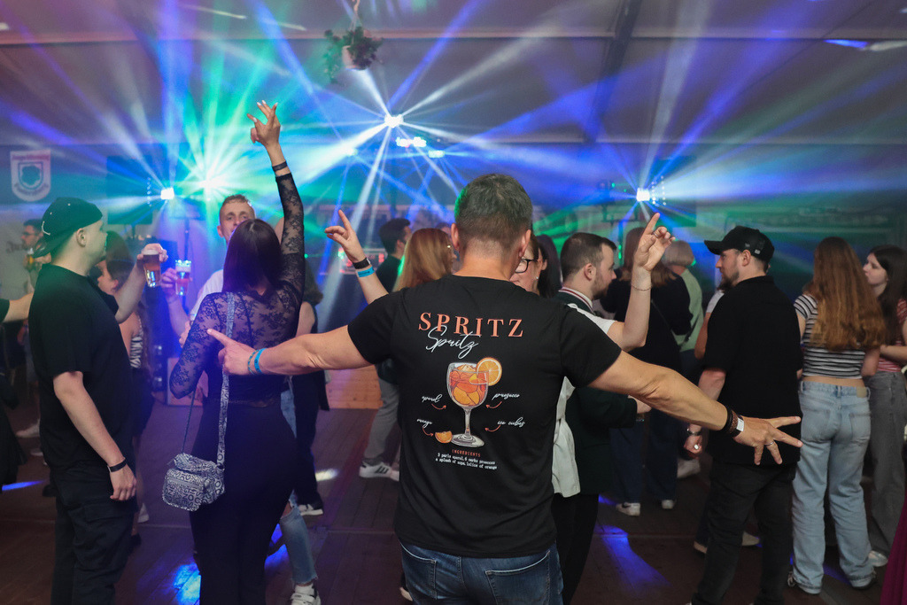 top-top.de-250530-153 | Foto, Video, Fotografie, Videografie, Fotobox, DJ, Discjockey, Musik, Musikbox, Veranstaltung, Photobooth, Amazon, Ebay, Buchtipp, Bestseller, Autor, Verlag, Buch, Wesel, Hamminkeln, NRW, Dinslaken, Rees, Drohne, Hochzeit, Party, Fotobox, Wesel, Fotograf