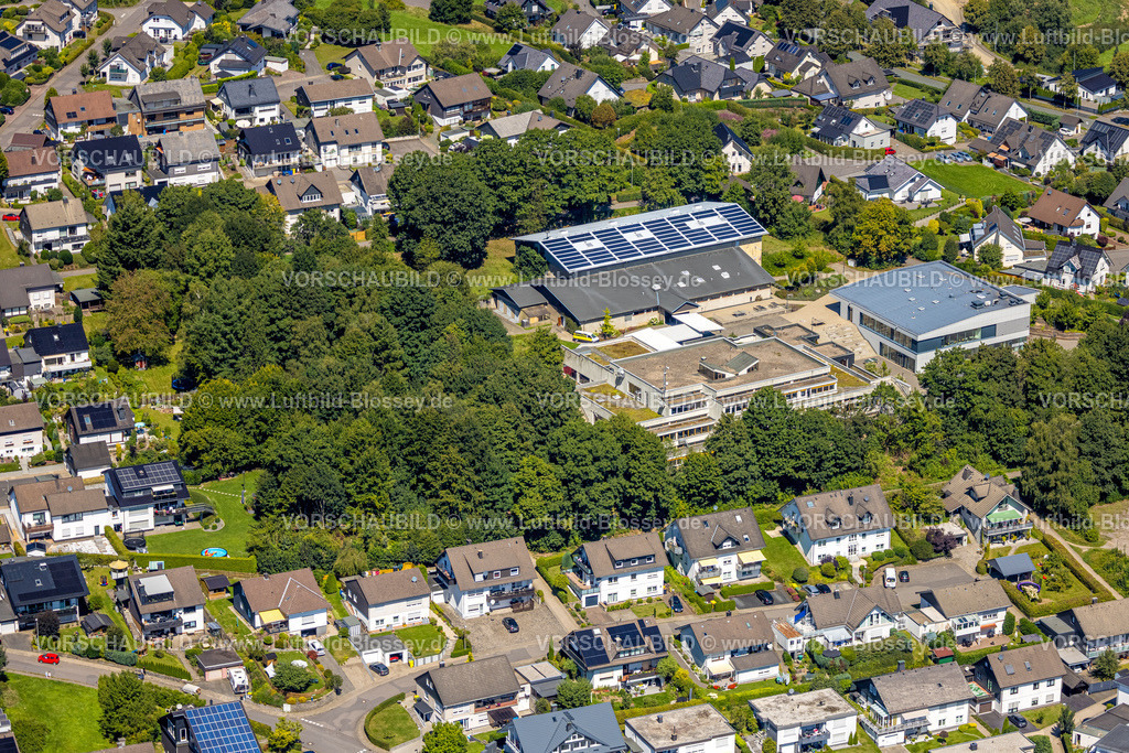 Drolshagen250810354 | Luftbild, Sekundarschule Olpe - Teilstandort Drolshagen mit Turnhalle, Drolshagen, Sauerland, Nordrhein-Westfalen, Deutschland