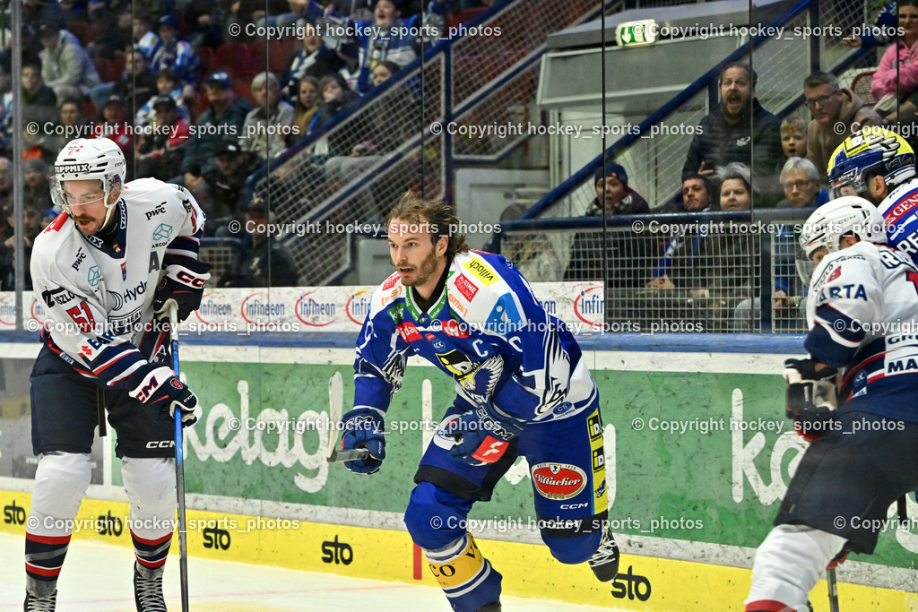 EC IDM Wärmepumpen VSV vs. Hydro Fehervar | #51 Timothy Campbell Hydro Fehervar, #9 Alexander Rauchenwald EC VSV ohne Helm, #28 Justin Richards Hydro Fehervar, EC IDM Wärmepumpen VSV vs. Hydro Fehervar, EC IDM WÄRMEPUMPEN VSV vs. Hydro Fehervar AV19 am 05.10.2025 in Villach (Stadthalle Villach), Austria, (Photo by Bernd Stefan)