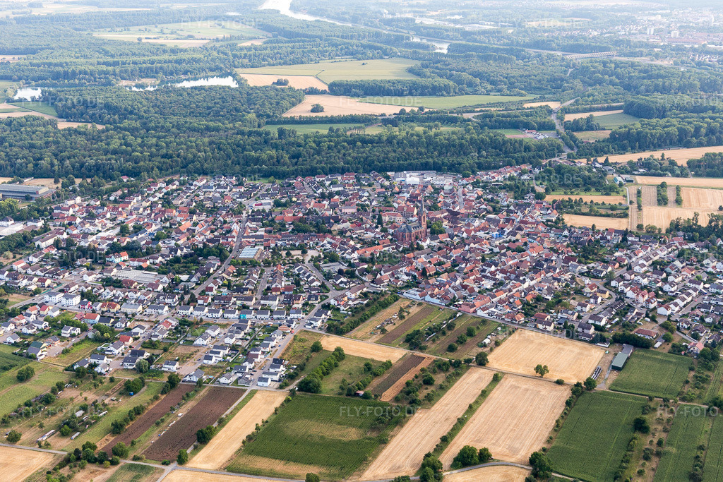 Luftbild: Ortsansicht von Nordosten im Ortsteil Rheinsheim in Philippsburg im Bundesland Baden-Württemberg in Deutschland. Foto: IMG_109074.jpg vom 19.07.2018 durch Werner Riehm/FLY-FOTO.de