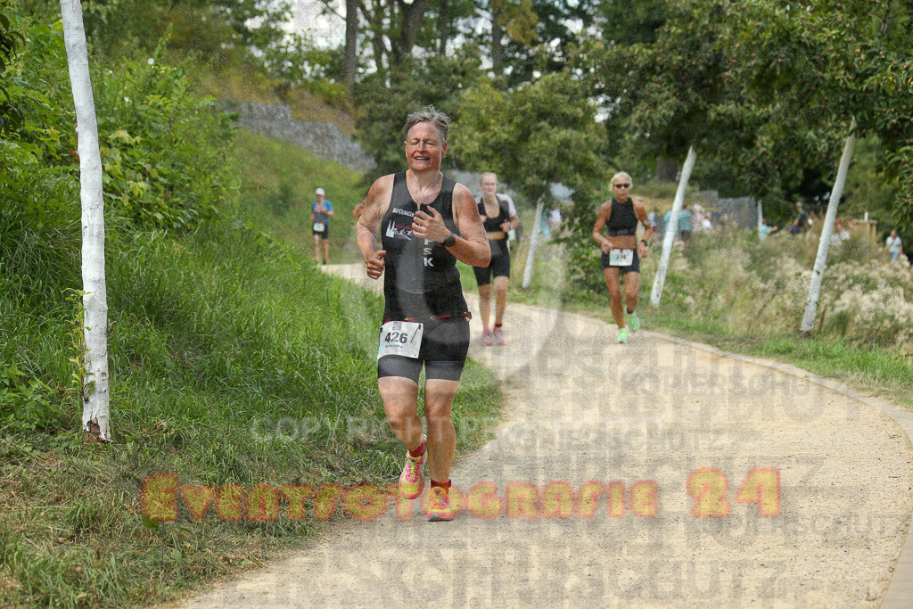 250824_1346_EX1_3643 | Sportfotografie im Rhein-Sieg Kreis, Köln, Bonn, NRW, Rheinland Pfalz, Hessen, etc. Unser Tätigkeitsfeld umfasst den Laufsport vom Volkslauf über den Marathon, Duathlon, Triathon bis zum Ultralauf wie Kölnpfad Ultra oder Schindertrail.