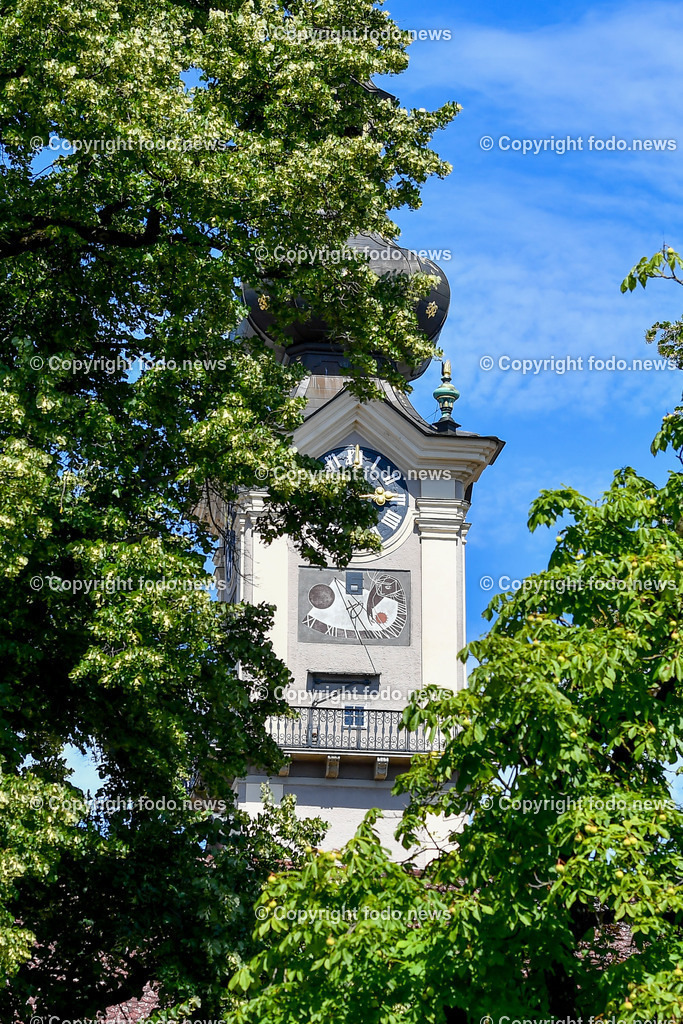 Landhaus Linz_ Sitz des Ooe Landtag_ 18.04.2025-5 | 18.04.2025, LINZ, AUT, Themenbild, im Bild Promenade, Landhaus Linz, Sitz des Ooe Landtag, Landhausplatz, Gebaeude, Turm, Uhr