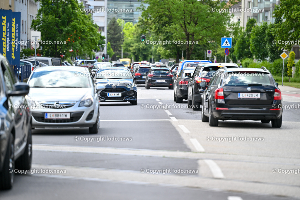 Polizei_ Stau in Linz wegen Fliegerbombe_ 17.05.2024-1 | 17.05.2024, Linz, AUT, Polizei, Stau in Linz wegen Fliegerbombe, im Bild Stau Guertelstrasse