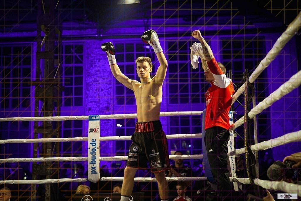 Domenik Arnold erster WM KAmpf 02 2026 tomafocus TB00109 | professionelle Sport- und Eventfotografie von Tomafocus – dynamische Bilder, emotionale Momente und hochwertige Aufnahmen für jeden Anlass. - Realisiert mit Pictrs.com