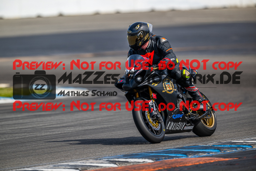 MaZZes_FotoMatrix_230410_8557 | ROT