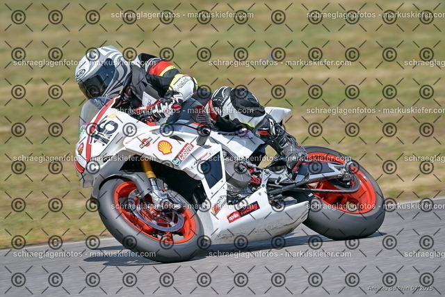 25bt04-1281 | markuskiefer.com - Realisiert mit Pictrs.com