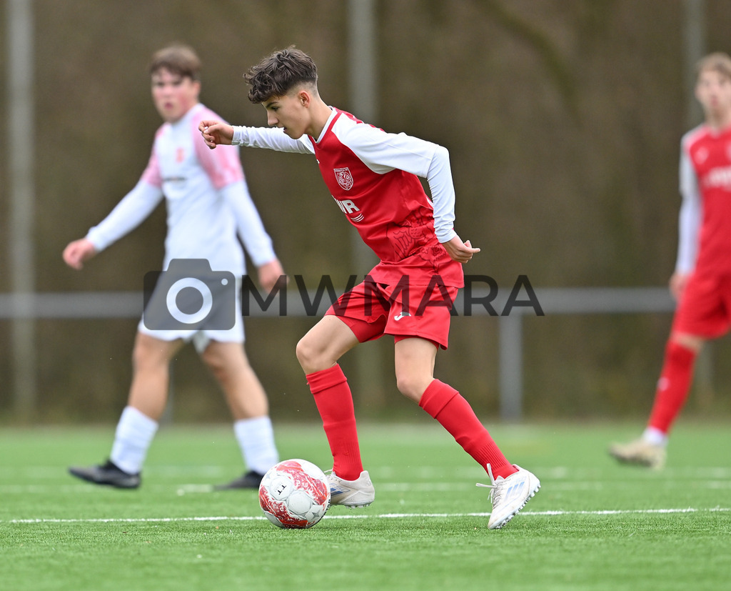 Fussball I Herren I Saison 2025-2026 I Bundesliga I 6. Spieltag I Eintracht Frankfurt - FC Bayern München  | MWMARA - Realisiert mit Pictrs.com