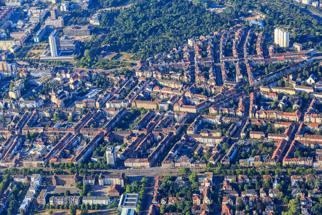 Luftbild: Kaiserallee x Yorkstr im Ortsteil Weststadt in Karlsruhe im Bundesland Baden-Württemberg in Deutschland. Foto: IMG_083868.jpg vom 26.07.2015 durch Werner Riehm/FLY-FOTO.de