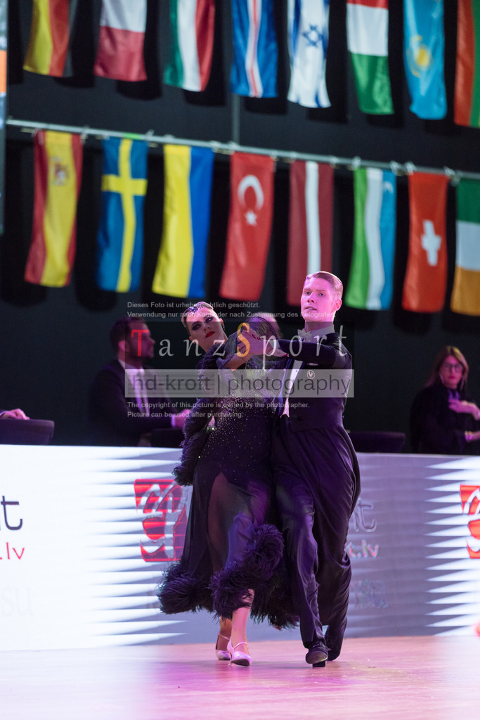 20241215_WDSF_Int_Open_Std-Riga-9193 | Tanzsportbilder, Standardtanz, Lateintanz, WDSF, DTV, LTVB, dancecomp, goc, hessen tanzt, blaues band der spree, walzer, tango, wiener walzer, slowfox, quickstepp, samba, rumba, cha-cha-cha, paso doble. jive, hd-kroft photography, turniertanzsport