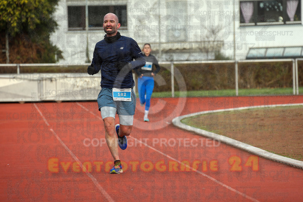 230129_1107_EX1_4333 | Sportfotografie im Rhein-Sieg Kreis, Köln, Bonn, NRW, Rheinland Pfalz, Hessen, etc. Unser Tätigkeitsfeld umfasst den Laufsport vom Volkslauf über den Marathon, Duathlon, Triathon bis zum Ultralauf wie Kölnpfad Ultra oder Schindertrail.