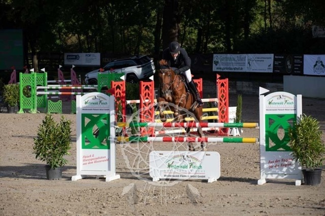 2B4A1025 | pixelfaenger - Realisiert mit Pictrs.com