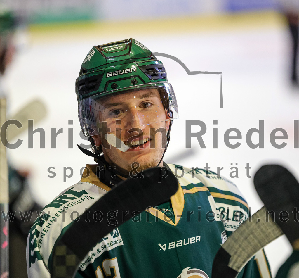 2025-09-12_048_TSV_Erding_gegen_EV_Landshut | Erding, Deutschland, 12.09.2025:Eishockey, Oberliga Süd 2025 / 2026, Testspiel, TSV Erding gegen EV Landshut, Endergebnis: 4:6Björn Salhi (Erding Gladiators, #13)Foto: Christian Riedel / fotografie-riedel.net