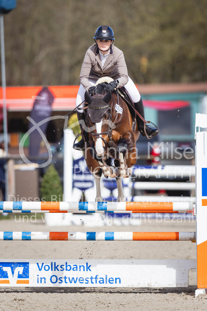 260404_Fruehlingsfest_SprPf-L-243 | Deine schönsten Turniermomente als professionelle Fotos! Entdecke hochwertige Pferdesport-Fotografie im Online-Shop. Jetzt Fotos finden & bestellen!