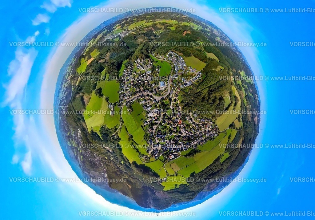Lennestadt230990363Halberbracht | Luftbild, Ortsansicht Ortsteil Halberbracht, Schützenhalle, Erdkugel, Fisheye Aufnahme, Fischaugen Aufnahme, 360 Grad Aufnahme, tiny world, Halberbracht, Lennestadt, Sauerland, Nordrhein-Westfalen, Deutschland