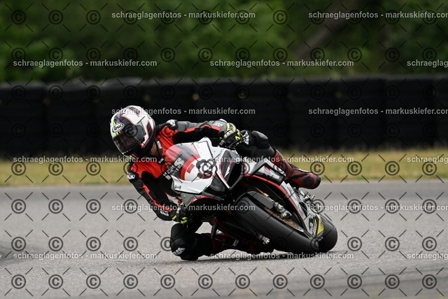 25bt02-1552 | markuskiefer.com - Realisiert mit Pictrs.com
