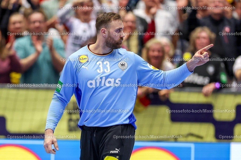 EHF17012602068 | 17.01.2026, Handball, Men's EHF EURO 2026, Deutschland - Serbien, Jyske Bank Boxen in Herning, Dänemark, Preliminary Round:  Andreas Wolff (Germany #33) jubelnd