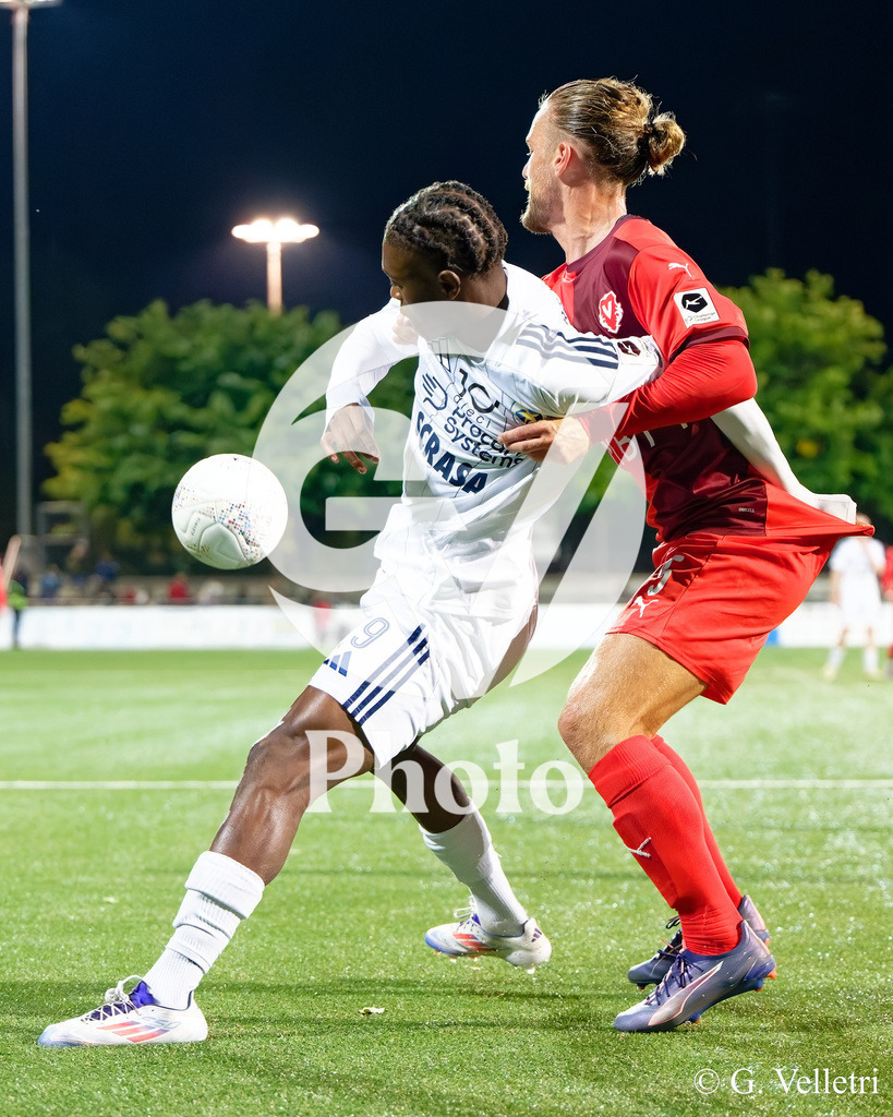 Challenge League - Etoile Carouge FC v FC Vaduz | Bonota Traoré (9 Etoile Carouge FC) in action during the Challenge League game between Etoile Carouge FC and FC Vaduz at Stade de la Fontenette in Carouge, Switzerland