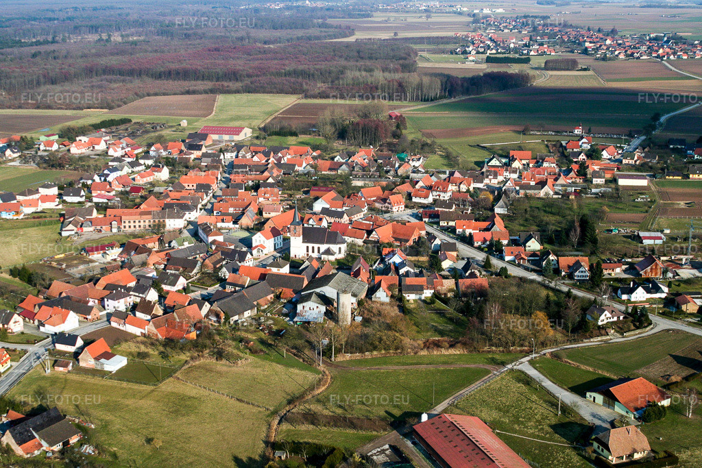 Vue aérienne: Champs agricoles et terres arables à Salmbach dans le département Bas Rhin, France. Photo: IMG_1187.jpg prise le 12/03/2006 par Werner Riehm/FLY-FOTO.eu – Résolution de l'original: 3128 x 2085 px