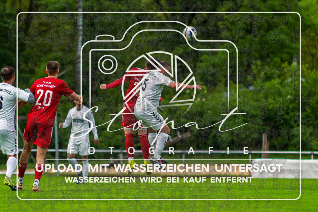 Bezirksliga Herren LG - TV Jahn Schneverdingen II vs. Buchholzer FC | Murat Ökmen (Buchholzer FC #5), TV Jahn Schneverdingen II; Bezirksliga Herren LG - TV Jahn Schneverdingen II vs. Buchholzer FC am 15.05.26 in Osterwald-Stadion, Schneverdingen - Realisiert mit Pictrs.com