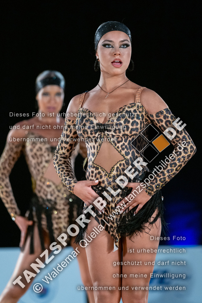 20250504-01587 | Hier finden Sie Tanz Bilder vom Latein und Standard Formationen tanzen. Sportbilder vom Tanzsport. Schöne Fotos und von Weltmeisterschaft, Europameisterschaft, Bundesliga, Regionalliga, Oberliga und Landesliga sowie von GOC Stuttgart, DanceComp, WM Bremen