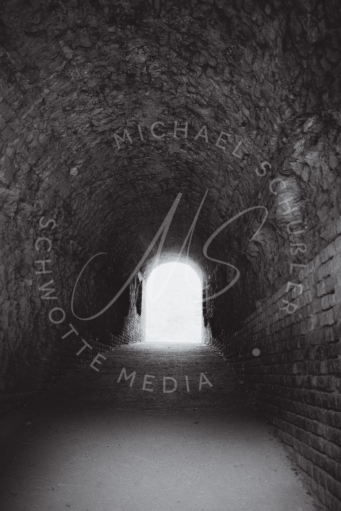 2022-09-23 Trier  - 089 | Tunnelblick - Licht am Ende des Tunnels - Realisiert mit Pictrs.com