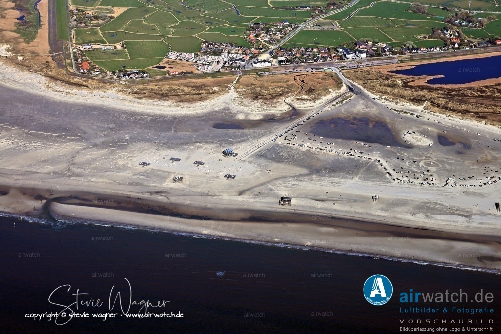 Halligen-Inseln-Weltnaturerbe-Wattenmeer-04-2023-airwatch-wagner-240A0508 | Entdecken Sie atemberaubende Luftbilder und Fotografien auf airwatch.de - Tauchen Sie ein in eine Welt voller faszinierender Aufnahmen aus der Vogelperspektive.